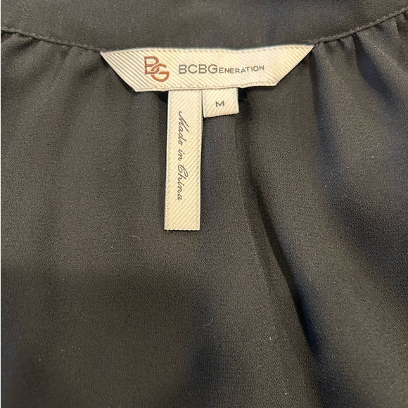 BCBG Eneration Black Fringe Sleeveless Top with Keyhole Detail, Size M - Picture 8 of 9